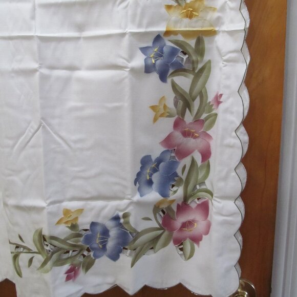 CHF Industries Curtains Pair of Tiers Embroidered Lily Flowers 58 x 36" NIP - Picture 2 of 16